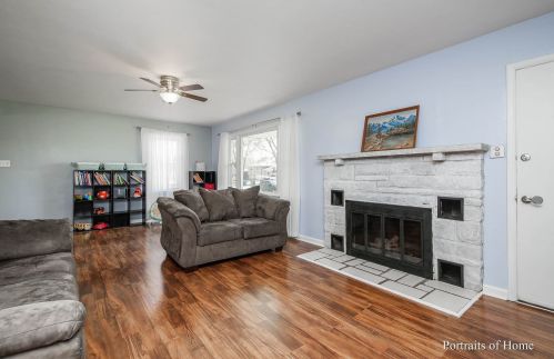 2621 Glasgow St, Joliet, IL 60435-1365