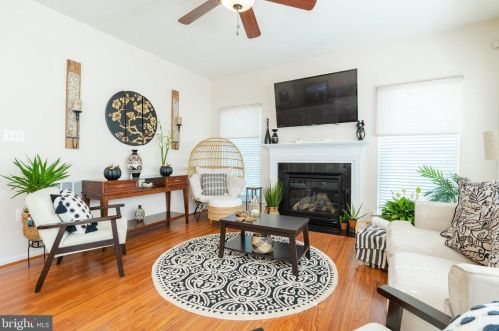 179 Colonial Dr, Charles Town WV  25414-4498 exterior