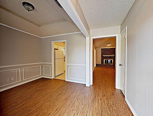 1504 Elizabeth Dr, Carrollton TX  75007-2827 exterior