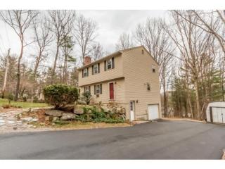 7 3rd Ave, Goffstown, NH 03045-1723