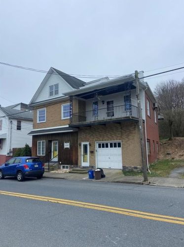 308 Garibaldi Ave, Bangor PA  18013-1353 exterior