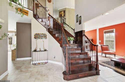 76 Bradley Ln, Bridgewater, NJ 08807-2604