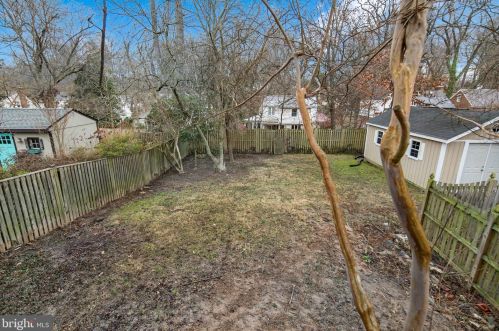 426 Pershing Dr, Silver Spring MD 20910-4489 exterior