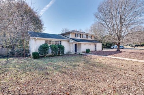 2607 Fontainebleau Dr, Atlanta GA  30360-1209 exterior