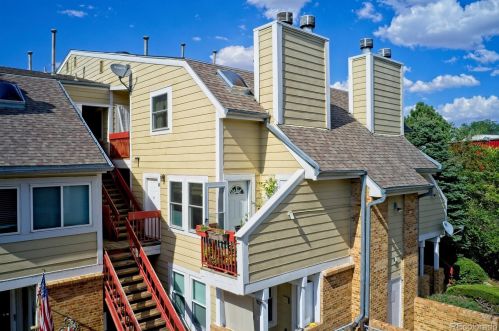 922 Dearborn Way, Aurora CO  80012-3889 exterior