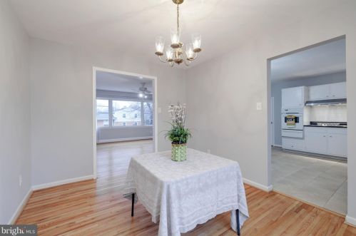 6401 Whippany Way, Springfield VA  22015-3428 exterior