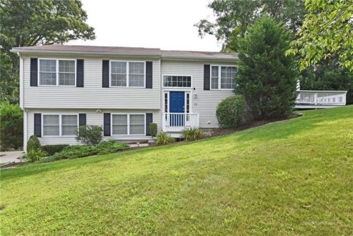 28 Sprague Cir, Providence, RI 02919-6752