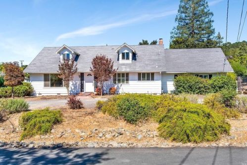 609 Coghlan Rd, Healdsburg, CA 95448-4604