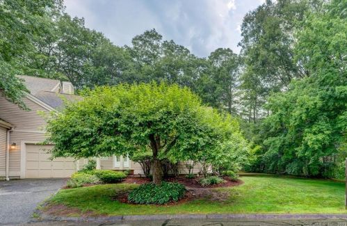 102 Mill Ln, Torrington, CT 06790-2600