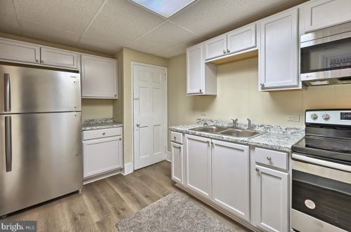 1243 Berryhill St, Harrisburg, PA 17104-1706