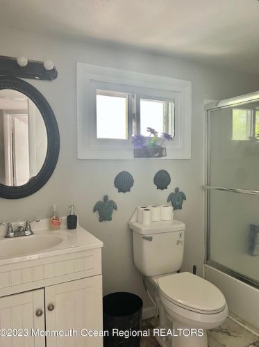 1404 Summerfield Ave, Tinton Falls NJ 07712-6342 exterior