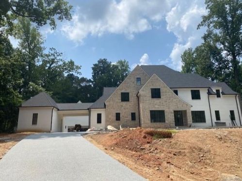 4376 Jett Rd, Atlanta, GA 30327-3463