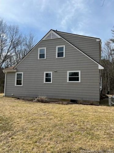 355 Main St, East Hampton, CT 06447-1243