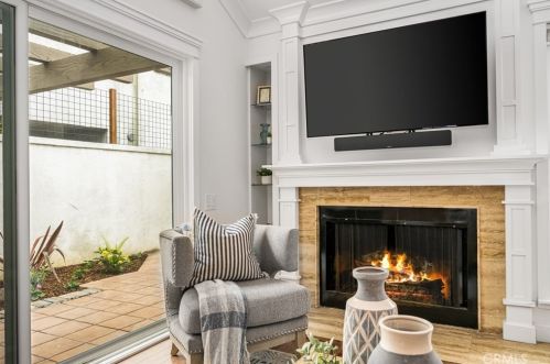 513 15th St, Huntington Beach CA  92648-4045 exterior