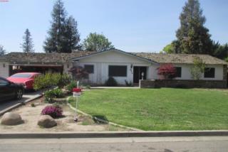 2829 West St, Visalia, CA 93277-7536