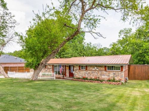 2840 Glenbrook Dr, Garland, TX 75041-2929