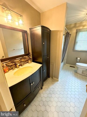 2245 52 St, Philadelphia PA 19131-2312 exterior