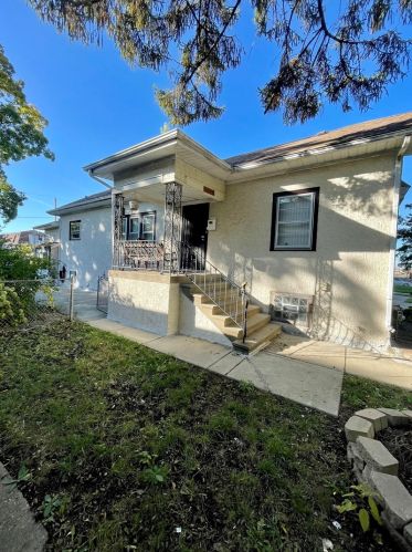 1122 8th Ave, Broadview, IL 60153-1904