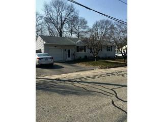 100 Princeton Ave, Coventry, RI 02816-7101