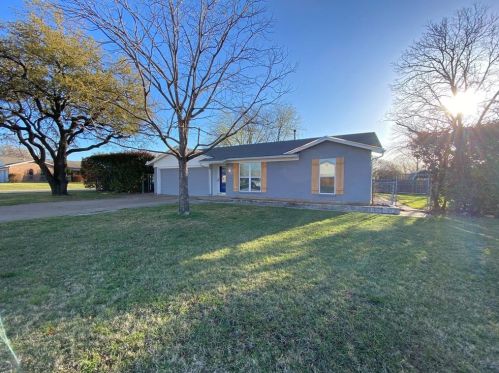 5508 Loch Lomond Ln, Fort Worth TX  76148-3910 exterior