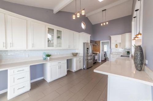 2450 Aha Aina Pl, Honolulu HI  96821-1047 exterior