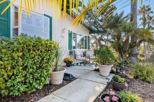 725 Sunflower St, Encinitas, CA 92024-3349