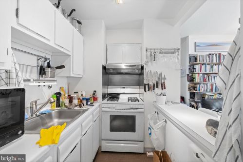 3961 Baltimore Ave, Philadelphia PA 19143-2623 exterior