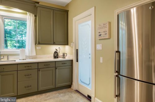 2874 Patuxent Riv Rd, Davidsonville MD 21035-2237 exterior