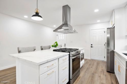 915 Alta Vista Dr, Vista CA  92084-5517 exterior