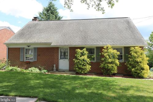 309 Penn St, Hanover, PA 17331-1434