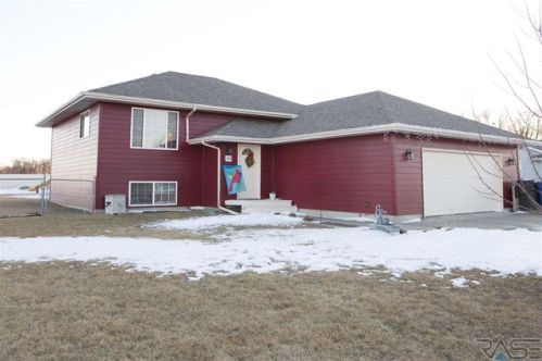 509 Janklow Dr, Hurley, SD 57036-2029