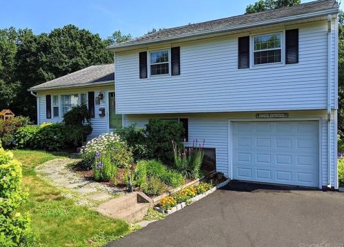 65 Murray Rd, Wapping, CT 06074-2322