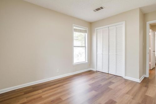 5112 Sabelle Ln, Fort Worth TX  76117-2438 exterior