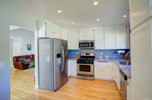 3071 Wicklow Dr, Riverside CA  92503-5806 exterior