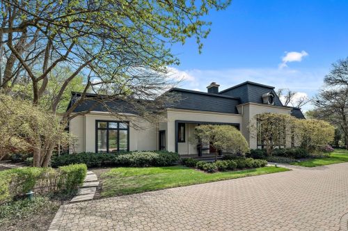 71 Indian Hill Rd, Northfield, IL 60093-3937