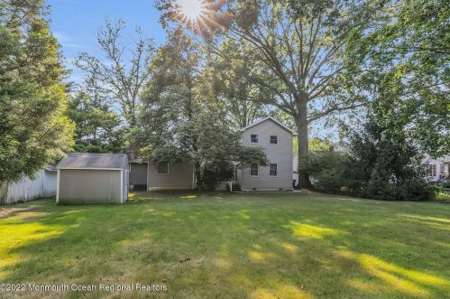 13 Jefferson St, Tinton Falls NJ 07701-5751 exterior