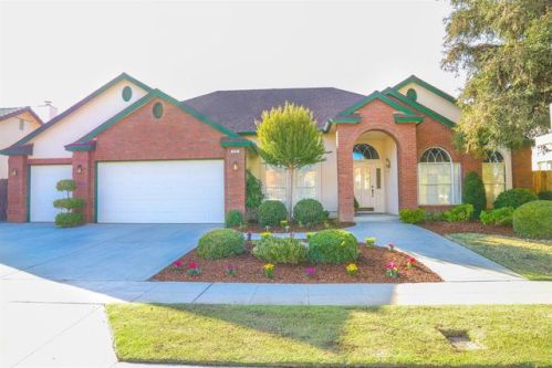 1110 Dewitt Ave, Clovis, CA 93611-7029