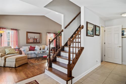 1507 Thistle Ct, Buffalo Grove, IL 60089-6851