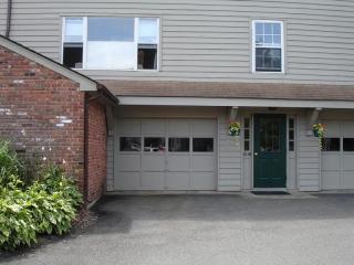 33 Village Walk, Wilton, CT 06897-4026