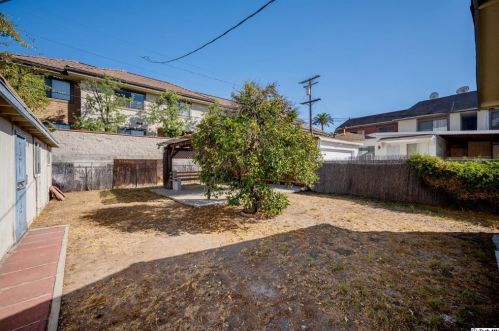 1118 Columbus Ave, Glendale CA  91202-3857 exterior