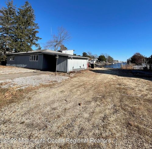 107 Sand Rd, Berkeley Township, NJ 08721-3545