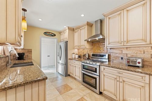 1215 Cordova Ave, Glendale CA  91207-1734 exterior