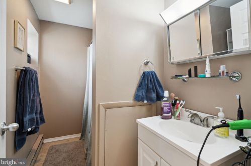 620 19 St, Philadelphia PA  19146-1439 exterior