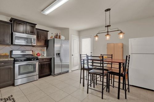 1525 Treeta Trl, Uhland TX 78640 exterior