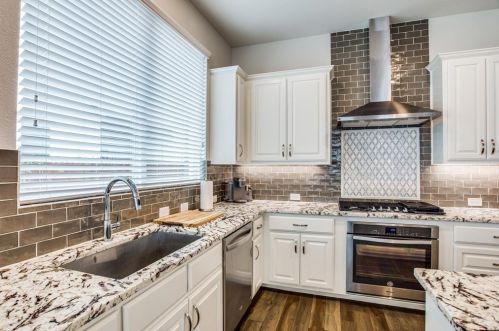 401 Templeton Dr, Fort Worth TX  76107-2252 exterior