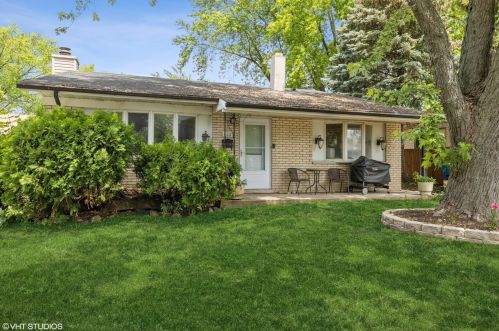 132 Montana Ave, Glendale Heights, IL 60139-2662