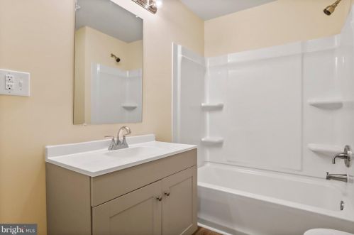 4641 Martinsburg Rd, Berkeley Springs WV  25411-5053 exterior