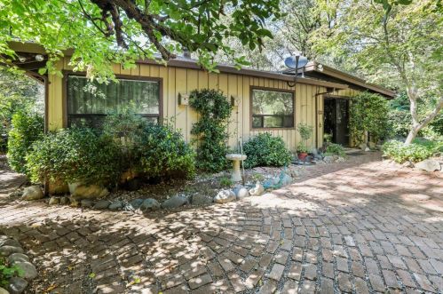 15890 Placer Hills Rd, Meadow Vista, CA 95722-9564