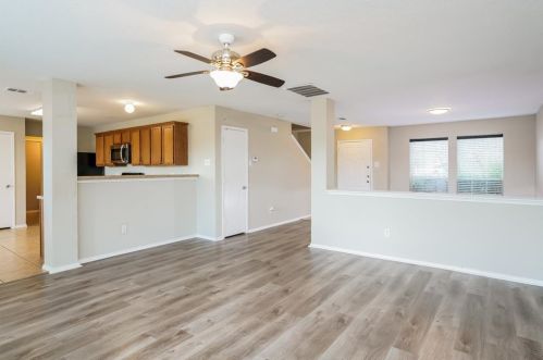 9053 Trail Blazer Dr, Fort Worth TX  76131-3117 exterior