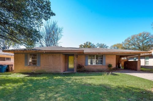 1422 Mockingbird Ln, Corsicana, TX 75110-2047